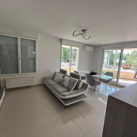 Appartement Entierement Equipe Charbonnières-les-Bains Exteriör bild