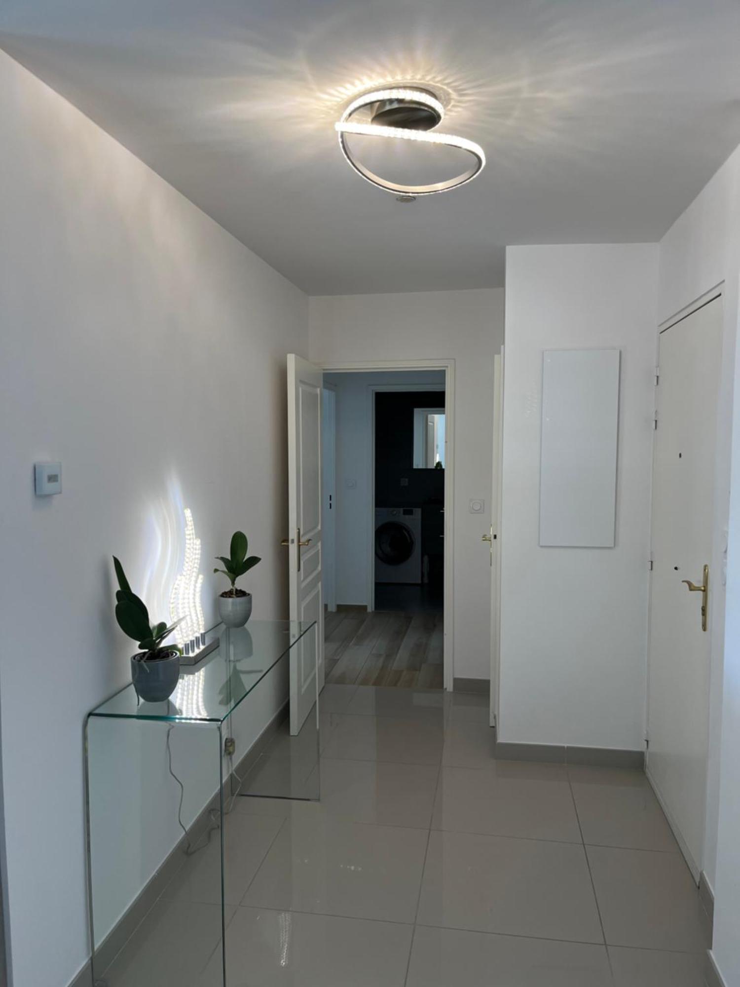 Appartement Entierement Equipe Charbonnières-les-Bains Exteriör bild
