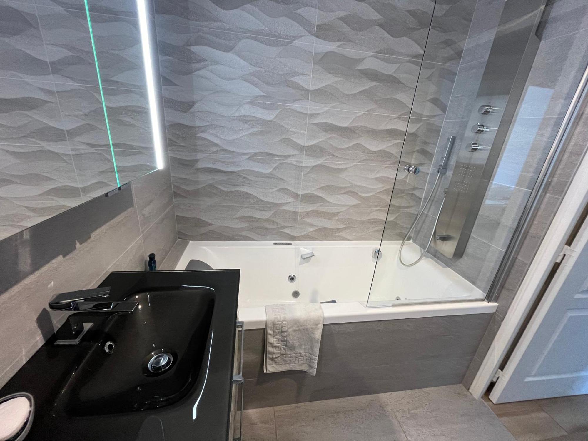 Appartement Entierement Equipe Charbonnières-les-Bains Exteriör bild